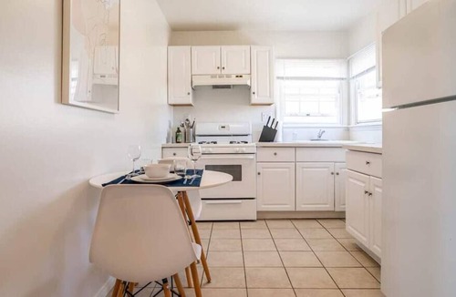 Los Angeles Apartment | Bright Gorgeous 2Bed w/Parking&Washer