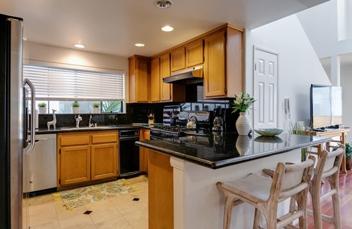 Marina Peninsula Condo | Bright spacious 4 bedroom penthouse steps to the beach