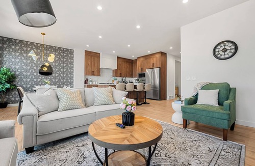 Southwest Calgary House | * Calgary Gem | Stylish Home w/Patio | AC *