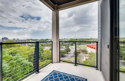 West End Condo | Capitol View Condos | Downtown Austin - Lone Star