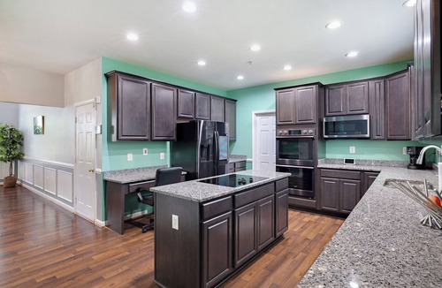 Fort Washington House | Captain's Luxury Pool house Retreat in Fort Washington near MGM