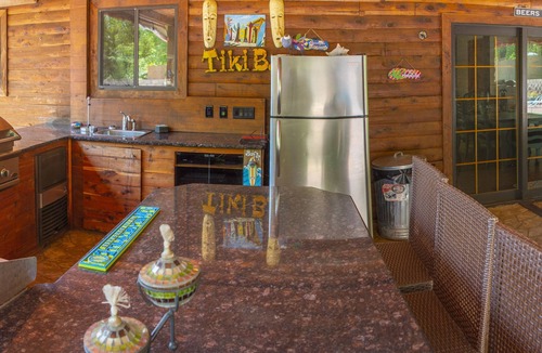 Gamaliel House | Casa DeBeers at Gamaliel Beautiful Log Home Resort style Pool, Lake Norfork
