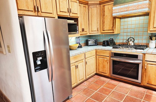Arroyo Seco House | Casa Illuminada - panoramic views, clubhouse with indoor pool, tennis court