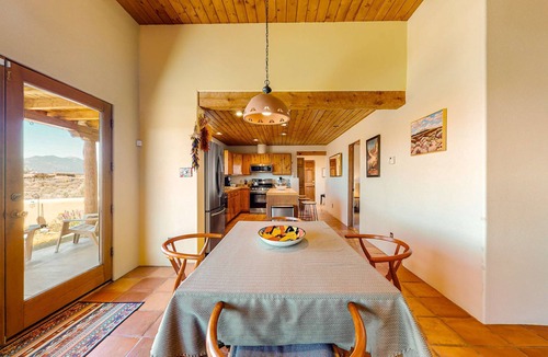 Taos House | Casa Luna - Adobe Retreat with Mountain Views