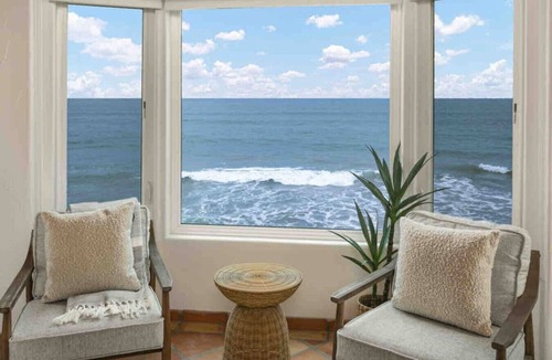 South Oceanside Villa | Casa Pacifica, Beachfront w/Fire Ring in Sand