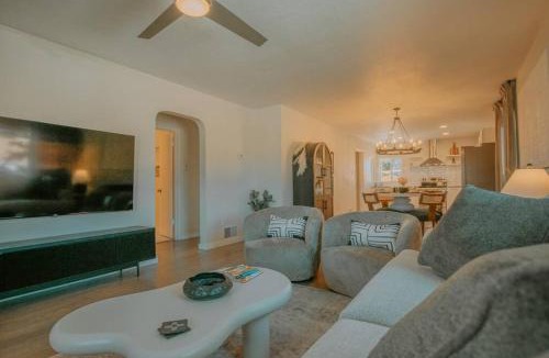 Albuquerque House | Casa Urbana-Close to Downtown-Hot Tub-Pet Friendly-No Pet Fees!