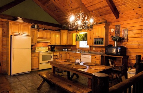 Garfield Cabin | Cedar Bluff Lake View Log Cabin