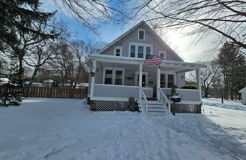 Edray House | Celebrate Labor Day in the mountains! Close to bike trails and Snowshoe!