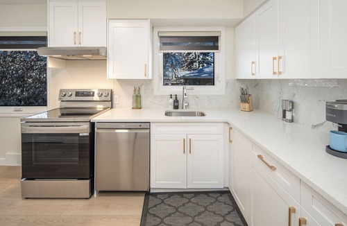 Northwest Calgary House | ✨Central Location | Near Downtown, U of C , Foothills hospital and City Train