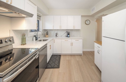 Northwest Calgary House | ✨Central Location | Near Downtown, U of C , Foothills hospital and City Train