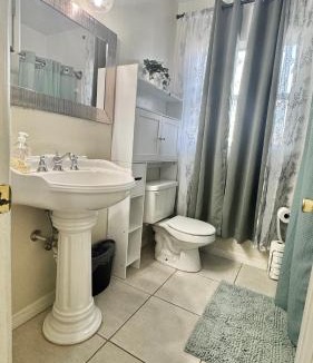 Pinellas Park House | Centrally Located Cozy Home in a Quiet and Peaceful Neighborhood