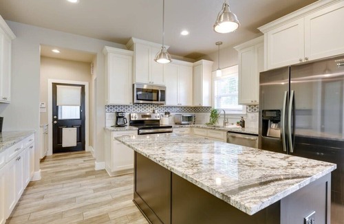 Eastside Promise Neighborhood House | Centrally Located Stunning 3BR 2BA Near Downtown