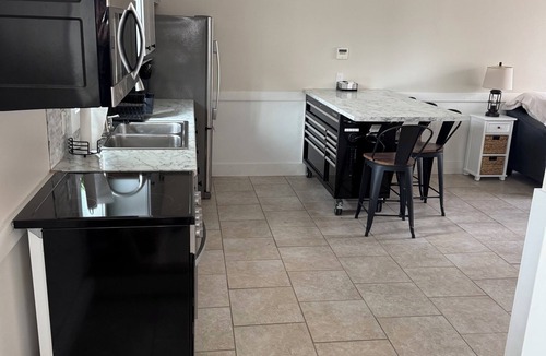 Farmington Apartment | Charming 1-bedroom apartment in lovely Farmington with WiFi, AC