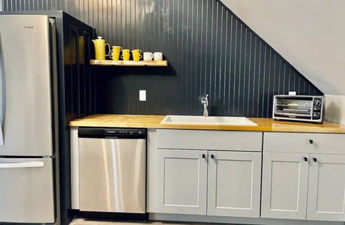 Camden Apartment | Charming 1-bedroom apartment in Downtown Camden