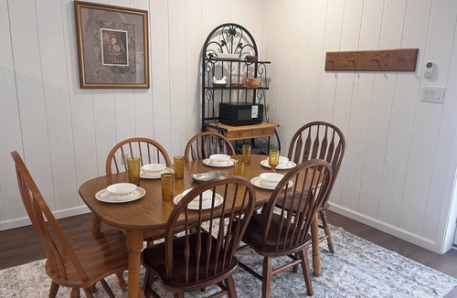 Mount Gay Apartment | Charming 2-bed/1 bath apartment in Logan near HMTS, dining, and shopping
