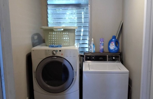 Pinellas Park Cottage | Charming 2-bedroom cottage in enjoyable Pinellas Park with AC, WiFi, and more
