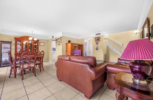 Temple Terrace House | Charming 2-Bedroom Townhouse with Cozy Vibes in USF Tampa Area