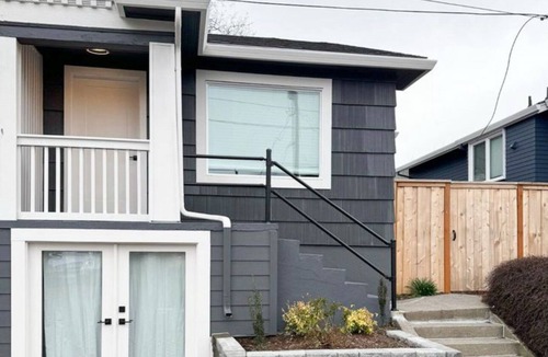 Overlook Apartment | Charming 2-bedroom apartment with WiFi, AC in fabulous Portland