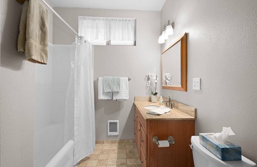The Dalles House | Charming 2-bedroom bungalow with WiFi, AC in marvelous The Dalles