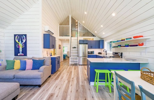Rockland Cottage | Charming 2-bedroom cottage with WiFi, AC in picturesque Rockland
