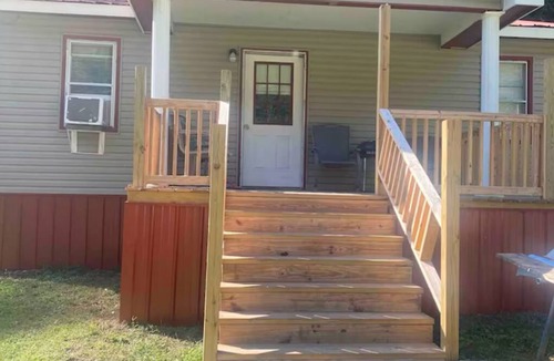 Meador Cottage | Charming 2-bedroom cottage in Matewan with WiFi and AC