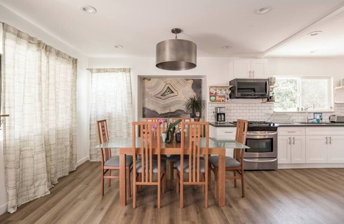 Inglewood House | Charming 2-bedroom house in fabulous Inglewood with AC