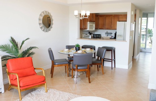 Ruskin House | Charming 2-bedroom townhome with WiFi, AC in peaceful Ruskin