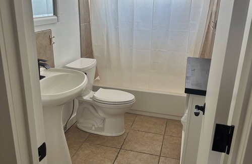 Uptown House | Charming 2-bedroom house in Albuquerque