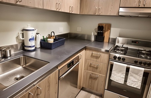 Pico-Union House | Charming 2BR Suites in beautiful Los Angeles