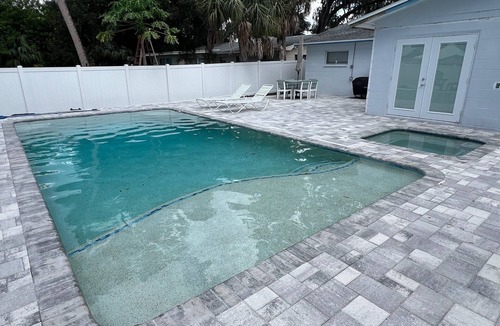 Pinellas Park House | Charming 3-Bedroom Pool Home on a Dead-End Road - Close By Downtown and Beaches