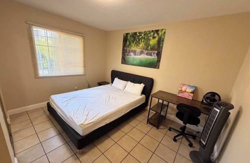 Los Angeles House | Charming 3-bedroom house in Los Angeles perfect for your stay
