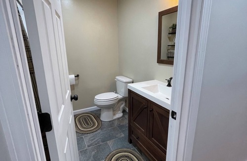 Edmond House | Charming 4-bedroom farmhouse with a view in the New River Gorge National Park.