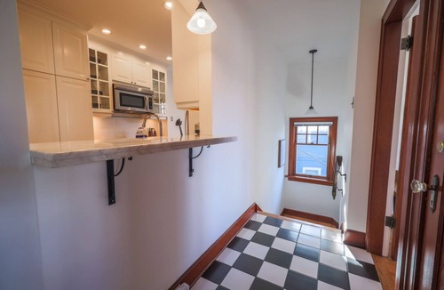 Mission District Condo | Charming and Contemporary Inner-City One-Bedroom Heritage Condo