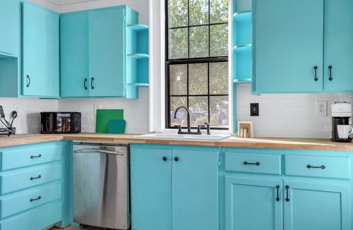 Buda House | Charming Downtown Buda Cottage | Walk to Dining, Shops & Nightlife