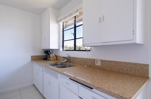 Historic Filipinotown Apartment | Charming Echo Park Studio. Pet-Friendly!