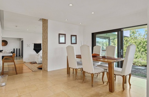 The Flats House | . Charming getaway in La . WiFi , Ac , pool . View , relaxing outdoor space.