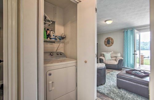 Ingles House | Charming Home with Private Dock on Claytor Lake!