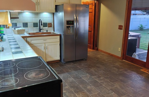 South Point House | Charming Home with private Hot Tub and Fire Pit