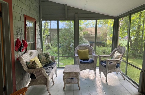 Rome Cabin | Charming lakefront cabin with large screened-in porch and lawn in Rome