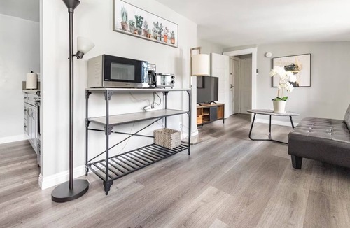 Pasadena Apartment | Charming Pasadena 1BR. Walk to Metro and Shops