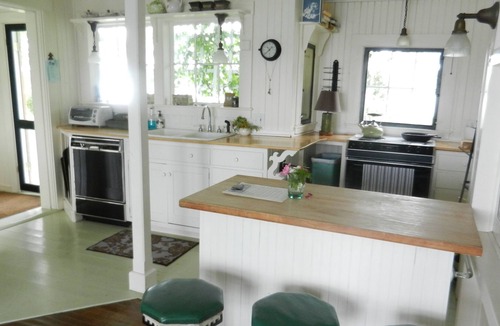 Islesboro Cottage | Charming, Private cottage on the ocean floor