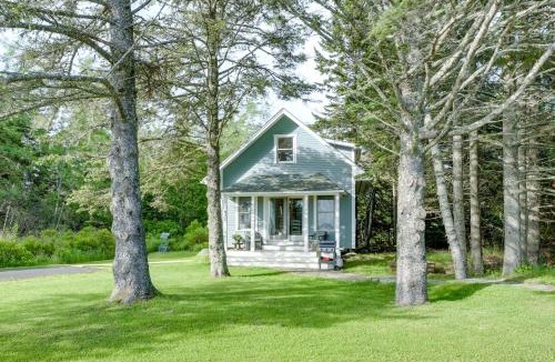 Stonington Apartment | Charming Stonington Studio w/Ocean Views!