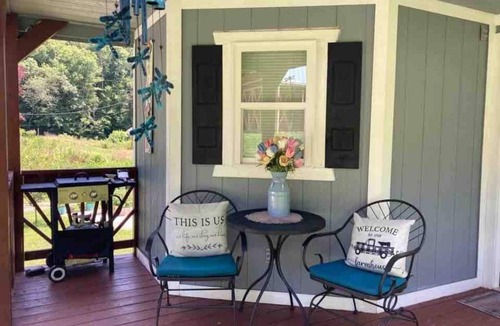 Unaka Cottage | Charming tiny house in the mountains on a goat farm in Murphy, NC