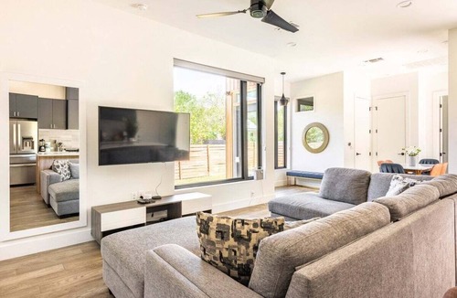 Swede Hill House | Chic & Boutique - Austin Estate | Hot Tub + Game Room *Sleeps 12*