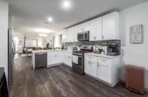 Heatherwilde House | Chic Cozy Home near Austin with Bonus Game Room, Near Kalahari