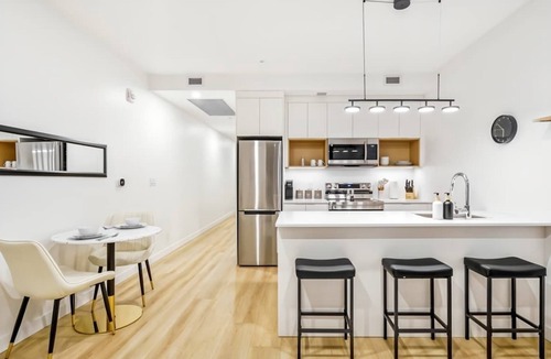 Mount Pleasant Apartment | Chic Downtown Living | Sauna, Gym + Pool Table Access