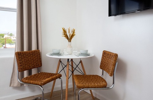 Rampart Village Apartment | Chick Studio Suite! Downtown LA