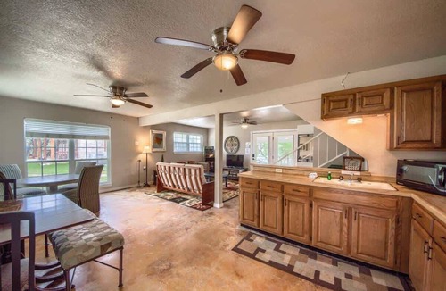 Canyon Lake House | CL 1105C A Shore Thing