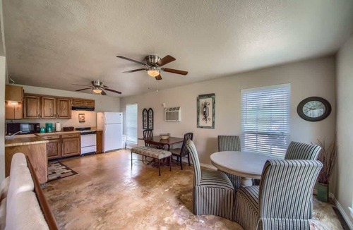 Canyon Lake House | CL 1105C A Shore Thing
