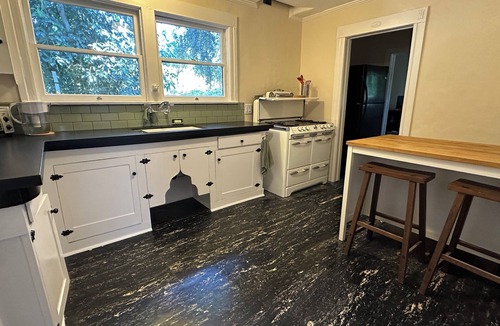 East Hollywood House | Classic Craftsman 2-Bedroom Home in Central Los Angeles
